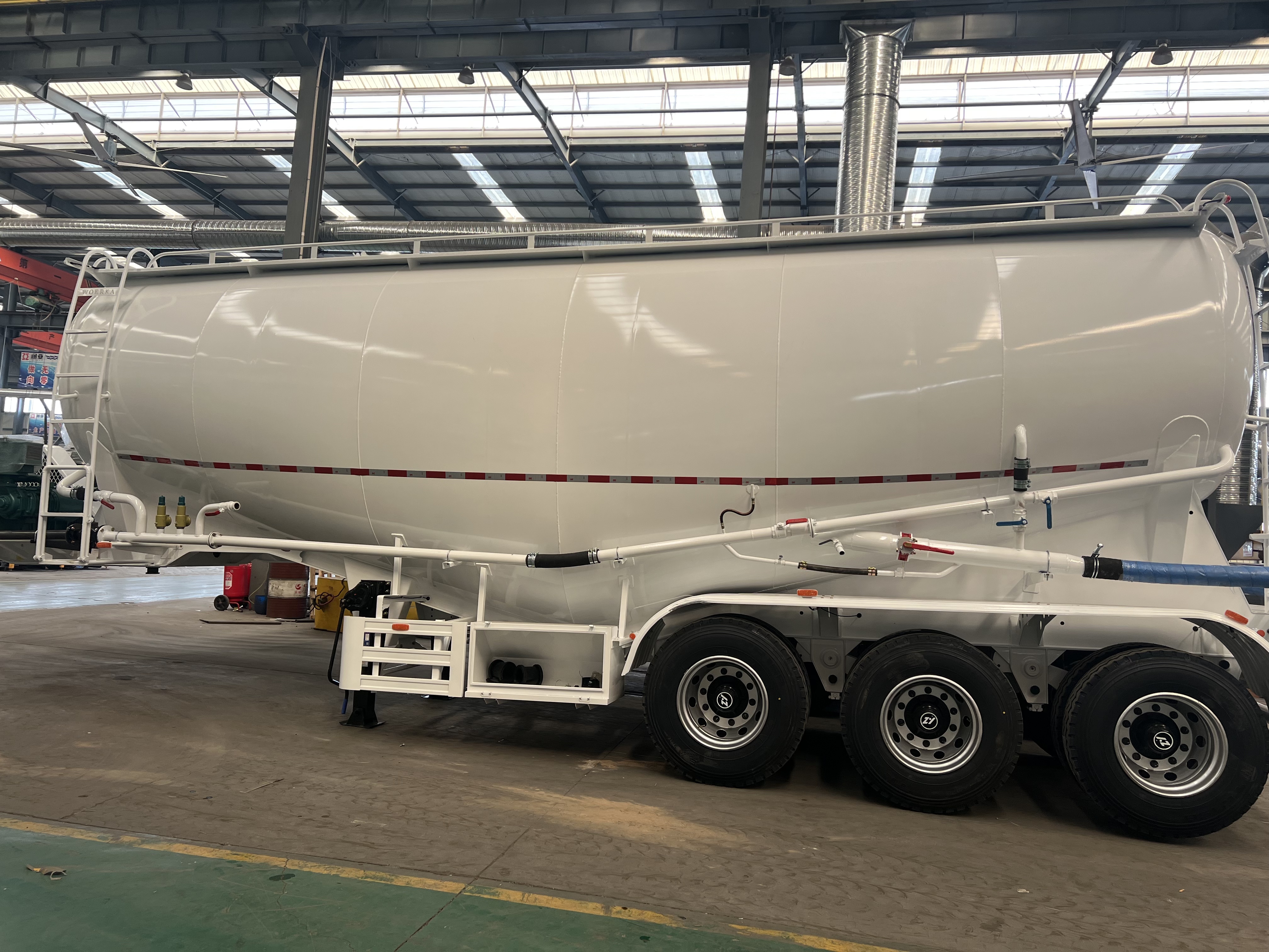 Derun Cementum Tanker Trucks uit ad Zambia, Boosting Locus onerariam Infrastructure