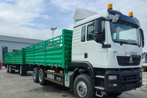 Drent XXI unitates drawbar plenam trailer ad Tianjin Portus