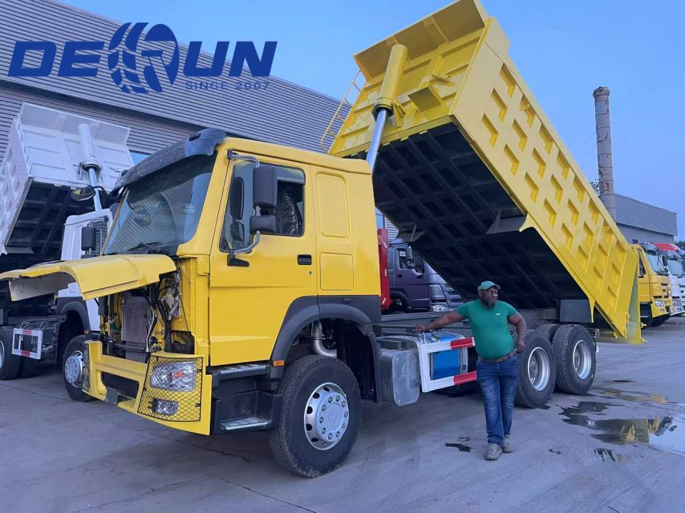 Customer de Gabon venit ad visitare Sinotruk fabrica