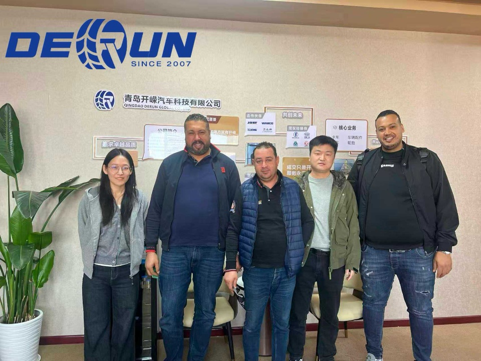 Africa Customer Visitavit Shandong Derun Vehiculum Africa Customer Visitavit Shandong Derun Vehiculum